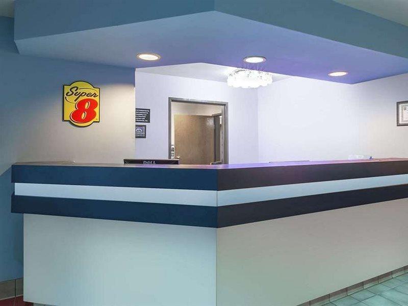 Delavan Inn And Suites Zewnętrze zdjęcie